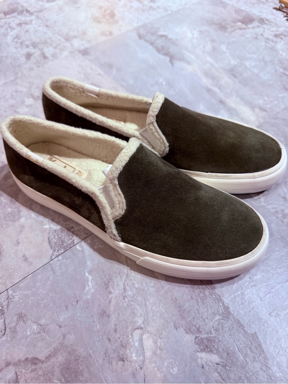 NEW Keds Olive Green Suede Slip-On Women Sneakers with Faux Fur Lining - Size 8